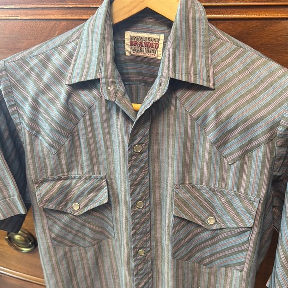 BRANDED Pin Stripe Pearl Snap Short Sleeve Shirt - Picture 2 of 4